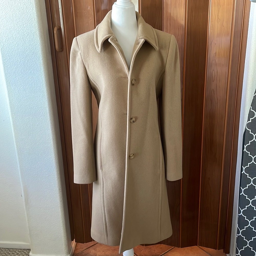 Larry Levine wool/nylon/cashmere tan coat in size small (4)